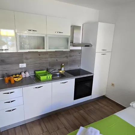 Darijo Apartment *